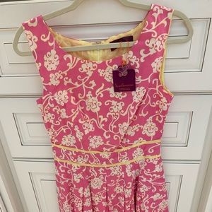 Boutique dress size small woman’s
